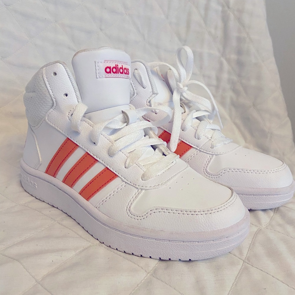 Girls sneakers